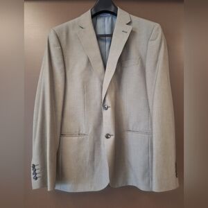 Men's 3 piece suit by J. Ferrar. Khaki, slim fit. 42 blazer.